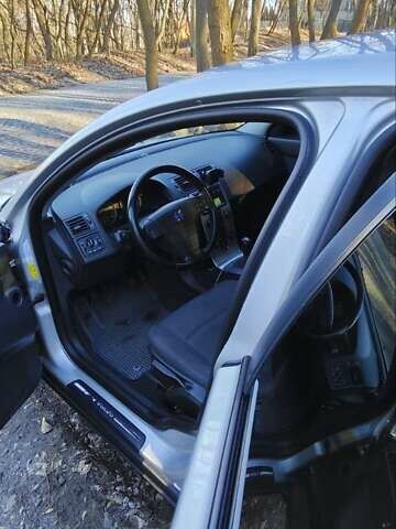 Серый Вольво С40, объемом двигателя 1.8 л и пробегом 208 тыс. км за 6500 $, фото 1 на Automoto.ua