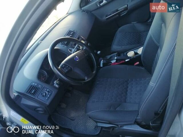 Сірий Вольво S40, об'ємом двигуна 2 л та пробігом 215 тис. км за 6000 $, фото 7 на Automoto.ua