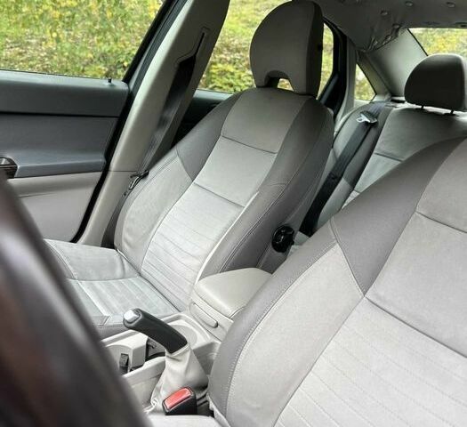 Вольво С40 2007 в Бахмуте (Артемовске) на Automoto.ua Серый Вольво С40, объемом двигателя 2 л и пробегом 276 тыс. км за 1093 $, фото 5 на Automoto.ua