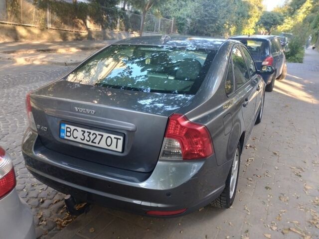 Серый Вольво С40, объемом двигателя 1.6 л и пробегом 305 тыс. км за 7000 $, фото 5 на Automoto.ua