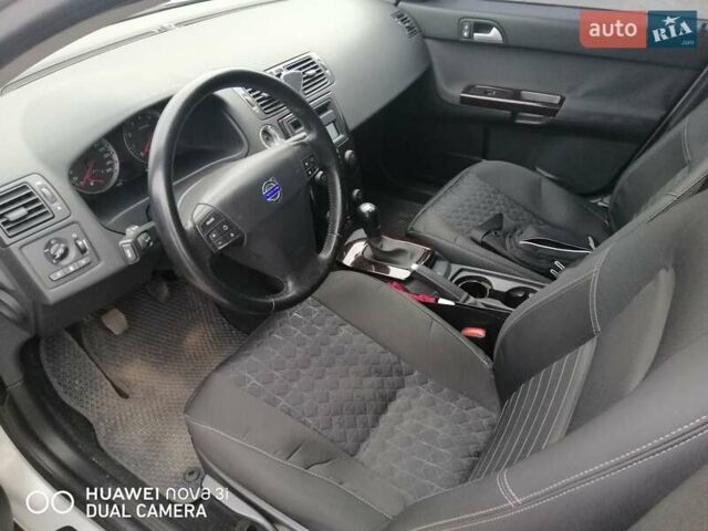 Сірий Вольво S40, об'ємом двигуна 2 л та пробігом 215 тис. км за 6000 $, фото 5 на Automoto.ua