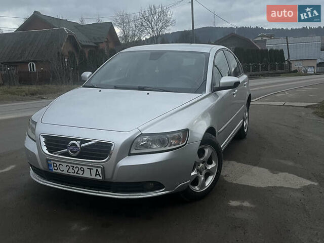 Серый Вольво С40, объемом двигателя 1.6 л и пробегом 400 тыс. км за 6300 $, фото 2 на Automoto.ua