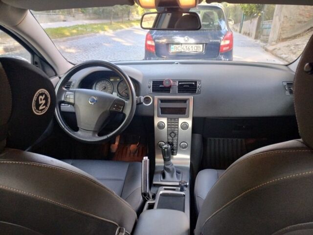 Серый Вольво С40, объемом двигателя 1.6 л и пробегом 305 тыс. км за 7000 $, фото 4 на Automoto.ua