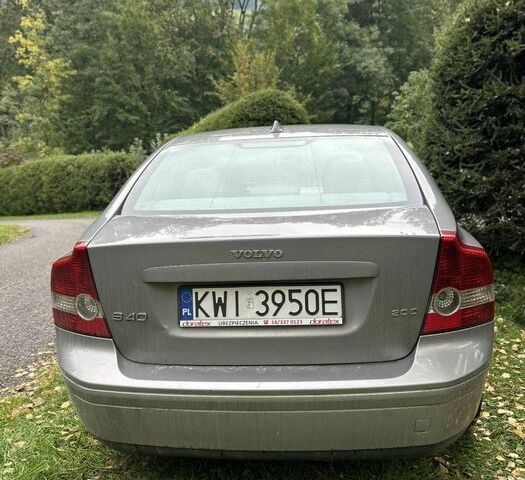 Вольво С40 2007 в Бахмуте (Артемовске) на Automoto.ua Серый Вольво С40, объемом двигателя 2 л и пробегом 276 тыс. км за 1093 $, фото 4 на Automoto.ua