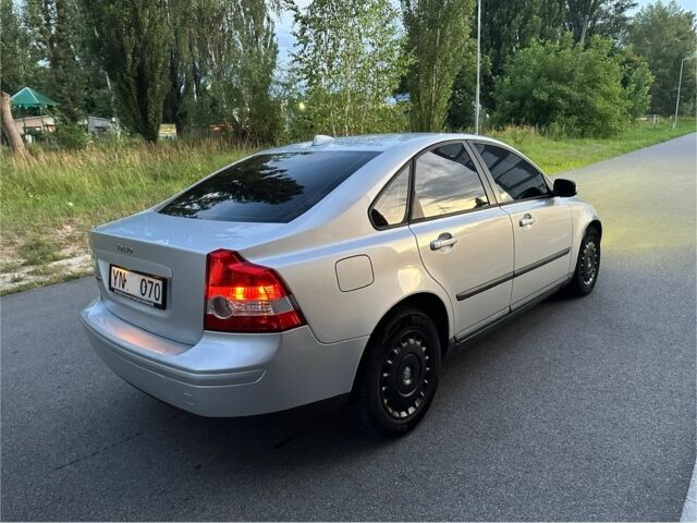 Сірий Вольво S40, об'ємом двигуна 1.6 л та пробігом 350 тис. км за 2850 $, фото 2 на Automoto.ua