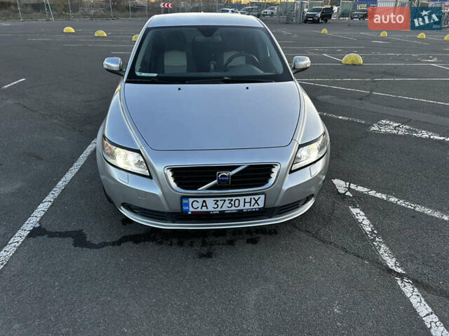 Серый Вольво С40, объемом двигателя 2.4 л и пробегом 183 тыс. км за 7900 $, фото 6 на Automoto.ua