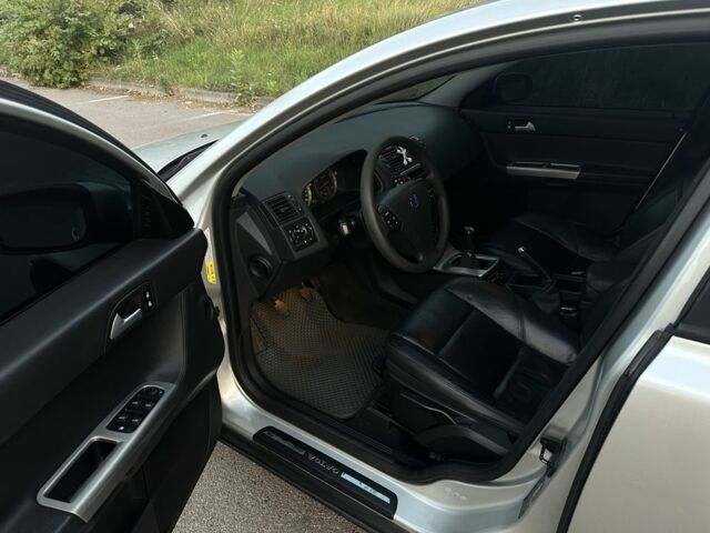 Сірий Вольво S40, об'ємом двигуна 1.6 л та пробігом 350 тис. км за 2850 $, фото 12 на Automoto.ua