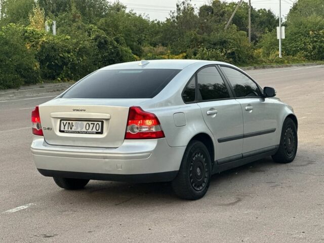 Сірий Вольво S40, об'ємом двигуна 1.6 л та пробігом 350 тис. км за 2850 $, фото 1 на Automoto.ua