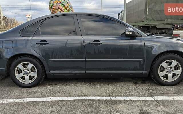 Серый Вольво С40, объемом двигателя 1.6 л и пробегом 295 тыс. км за 6950 $, фото 4 на Automoto.ua