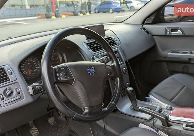 Серый Вольво С40, объемом двигателя 1.6 л и пробегом 295 тыс. км за 6950 $, фото 7 на Automoto.ua