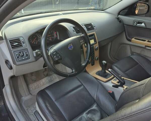 Сірий Вольво S40, об'ємом двигуна 1.6 л та пробігом 229 тис. км за 7299 $, фото 7 на Automoto.ua