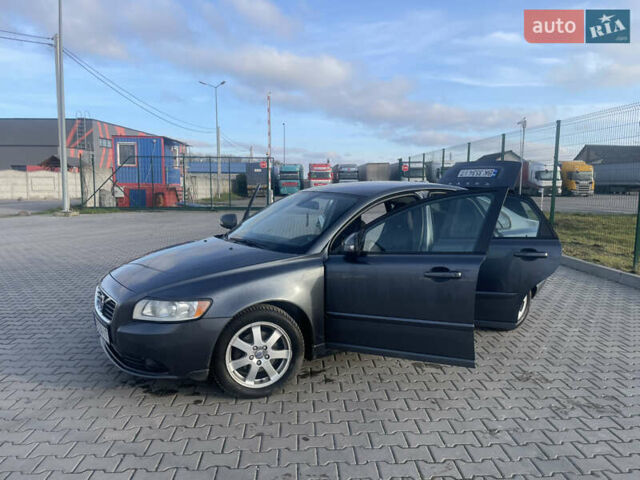 Серый Вольво С40, объемом двигателя 1.56 л и пробегом 230 тыс. км за 7200 $, фото 11 на Automoto.ua