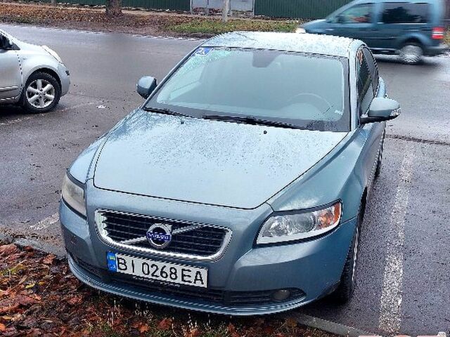 Вольво С40 2010 в Полтаве на Automoto.ua Серый Вольво С40, объемом двигателя 2 л и пробегом 115 тыс. км за 6500 $, фото 1 на Automoto.ua