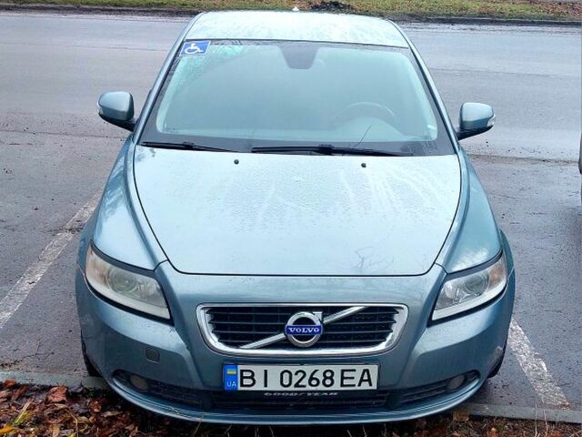 Вольво С40 2010 в Полтаве на Automoto.ua Серый Вольво С40, объемом двигателя 2 л и пробегом 115 тыс. км за 6500 $, фото 8 на Automoto.ua