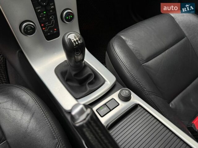 Серый Вольво С40, объемом двигателя 1.6 л и пробегом 267 тыс. км за 7995 $, фото 30 на Automoto.ua