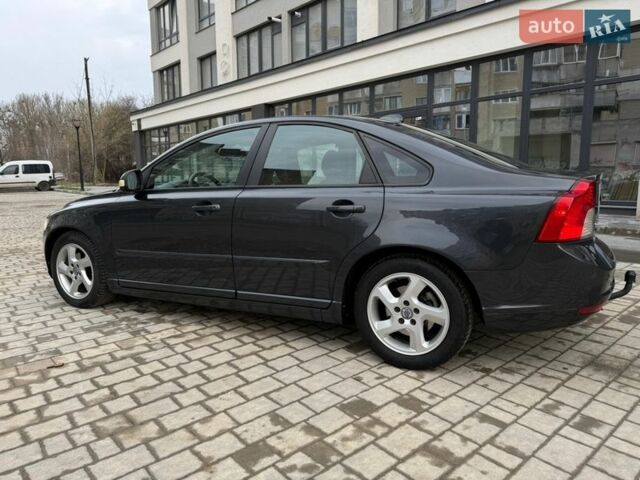 Серый Вольво С40, объемом двигателя 1.6 л и пробегом 267 тыс. км за 7995 $, фото 4 на Automoto.ua