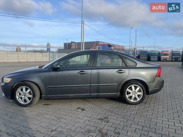 Серый Вольво С40, объемом двигателя 1.56 л и пробегом 230 тыс. км за 7200 $, фото 6 на Automoto.ua