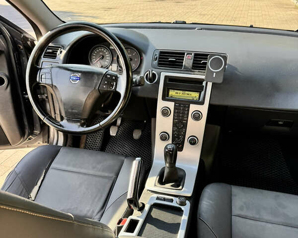 Сірий Вольво S40, об'ємом двигуна 1.56 л та пробігом 300 тис. км за 7800 $, фото 10 на Automoto.ua