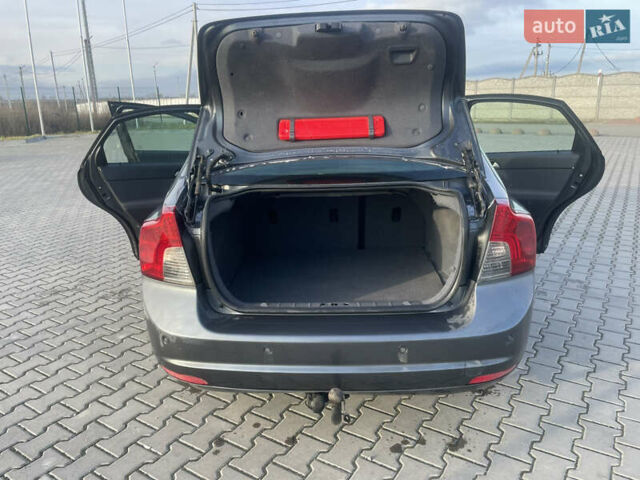 Серый Вольво С40, объемом двигателя 1.56 л и пробегом 230 тыс. км за 7200 $, фото 9 на Automoto.ua