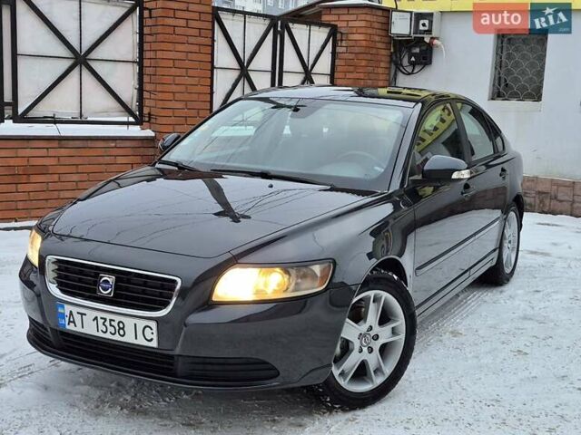 Серый Вольво С40, объемом двигателя 1.6 л и пробегом 246 тыс. км за 7250 $, фото 2 на Automoto.ua