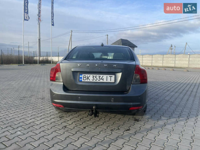 Серый Вольво С40, объемом двигателя 1.56 л и пробегом 230 тыс. км за 7200 $, фото 4 на Automoto.ua