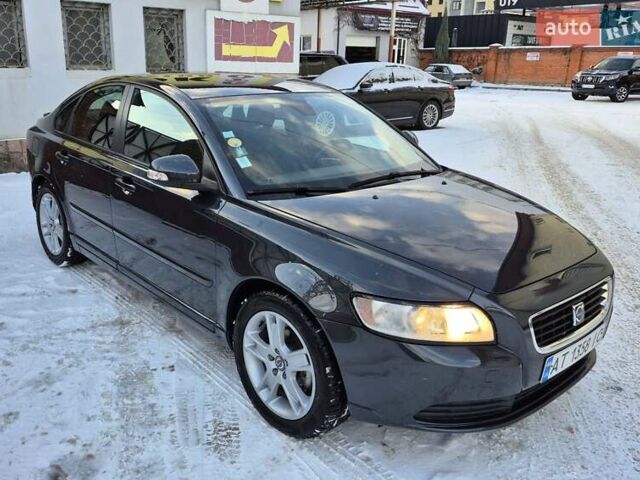 Серый Вольво С40, объемом двигателя 1.6 л и пробегом 246 тыс. км за 7250 $, фото 61 на Automoto.ua