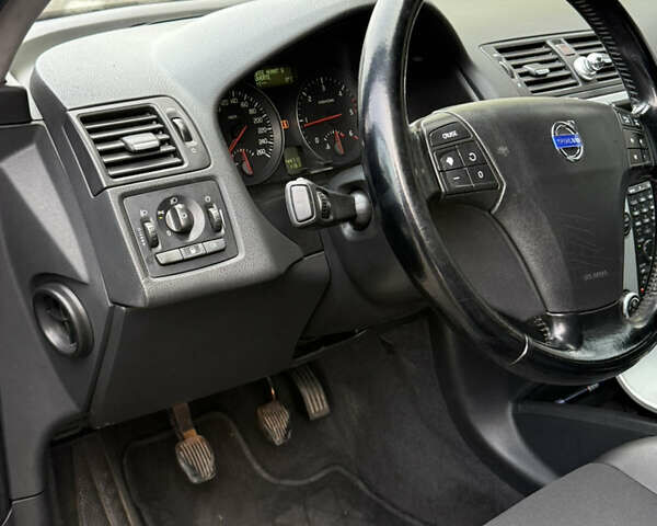 Сірий Вольво S40, об'ємом двигуна 1.6 л та пробігом 244 тис. км за 6999 $, фото 5 на Automoto.ua