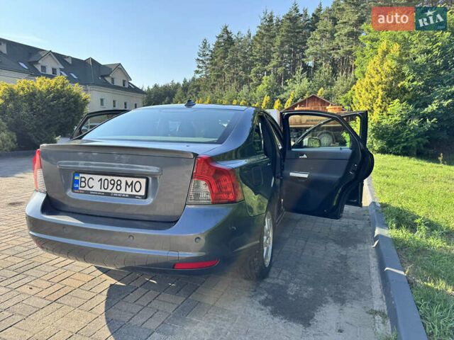 Сірий Вольво S40, об'ємом двигуна 1.56 л та пробігом 300 тис. км за 7800 $, фото 13 на Automoto.ua