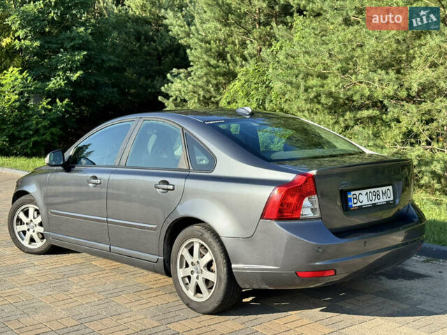 Сірий Вольво S40, об'ємом двигуна 1.56 л та пробігом 300 тис. км за 7800 $, фото 3 на Automoto.ua