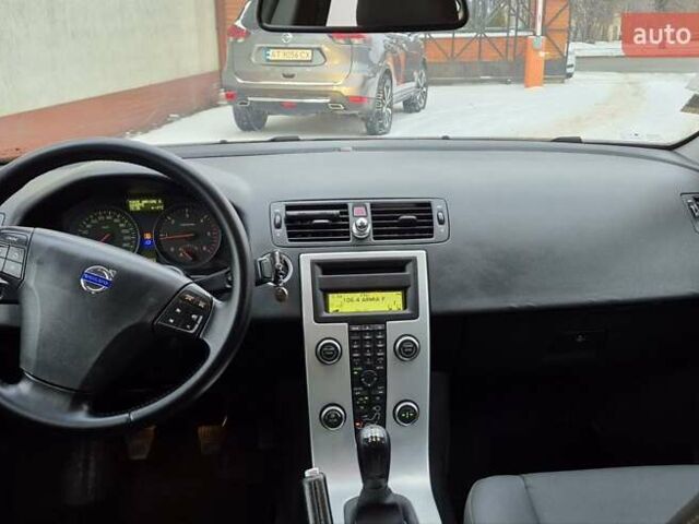 Серый Вольво С40, объемом двигателя 1.6 л и пробегом 246 тыс. км за 7250 $, фото 39 на Automoto.ua