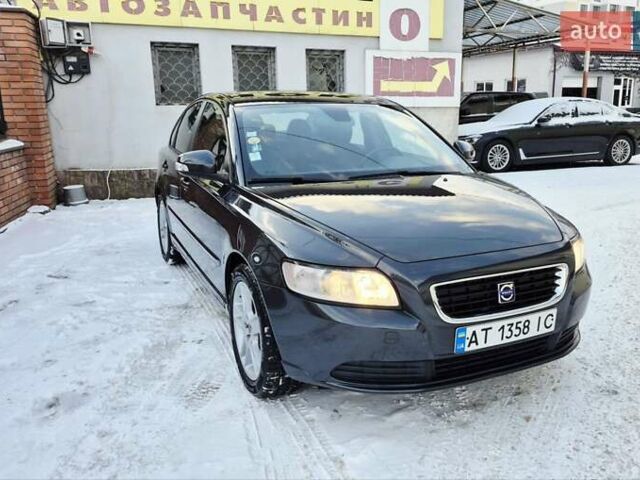 Серый Вольво С40, объемом двигателя 1.6 л и пробегом 246 тыс. км за 7250 $, фото 70 на Automoto.ua