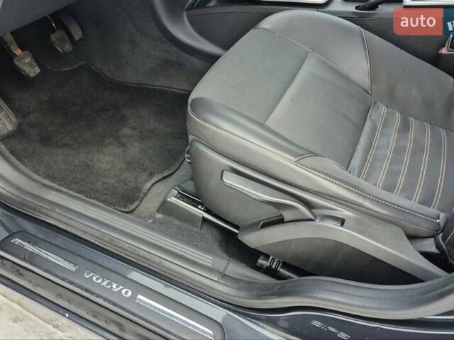 Серый Вольво С40, объемом двигателя 1.6 л и пробегом 246 тыс. км за 7250 $, фото 8 на Automoto.ua