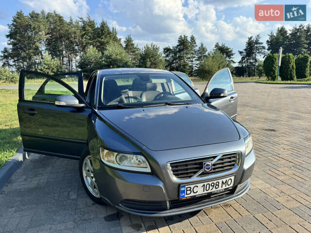 Сірий Вольво S40, об'ємом двигуна 1.56 л та пробігом 300 тис. км за 7800 $, фото 15 на Automoto.ua