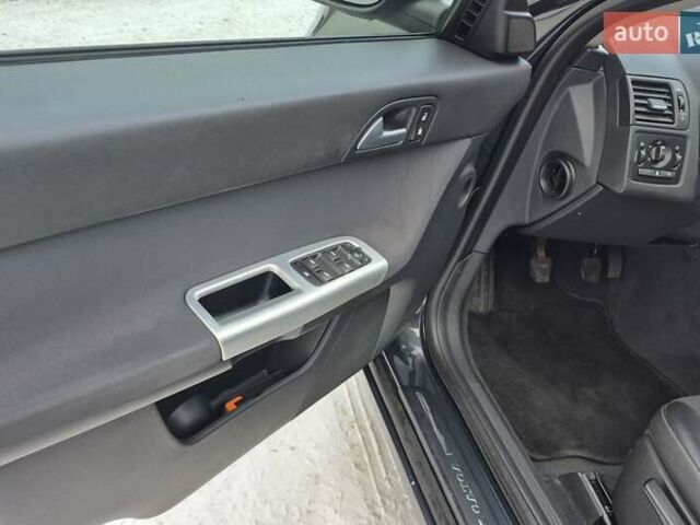 Серый Вольво С40, объемом двигателя 1.6 л и пробегом 246 тыс. км за 7250 $, фото 6 на Automoto.ua