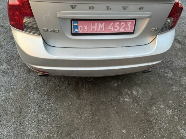 Серый Вольво С40, объемом двигателя 2 л и пробегом 290 тыс. км за 7200 $, фото 5 на Automoto.ua