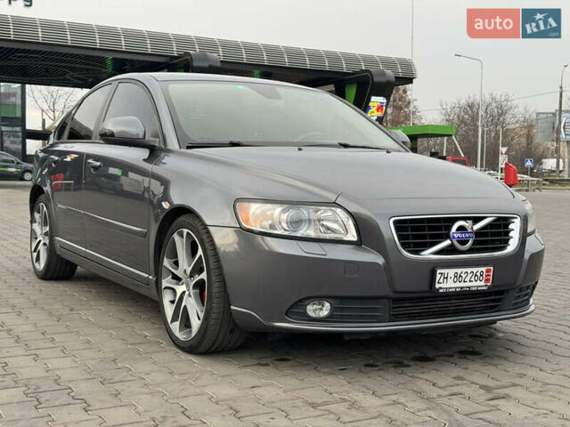 Серый Вольво С40, объемом двигателя 1.6 л и пробегом 227 тыс. км за 9699 $, фото 4 на Automoto.ua
