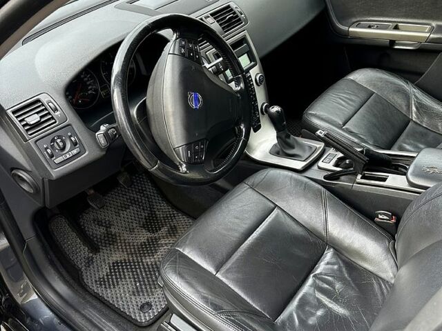 Вольво С40 2011 в Черкассах на Automoto.ua Серый Вольво С40, объемом двигателя 1.6 л и пробегом 280 тыс. км за 8000 $, фото 6 на Automoto.ua
