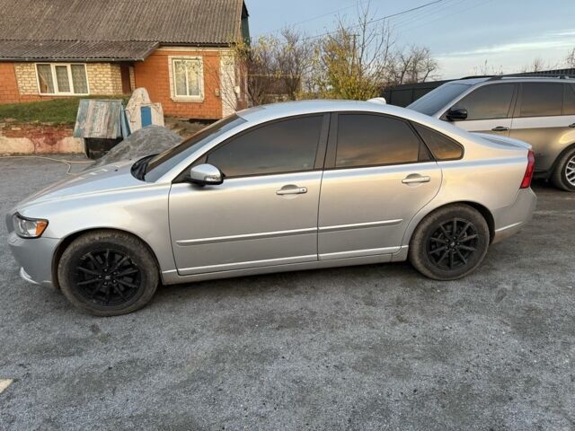 Серый Вольво С40, объемом двигателя 2 л и пробегом 290 тыс. км за 7200 $, фото 6 на Automoto.ua