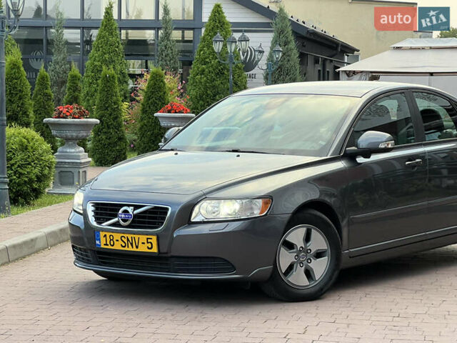 Серый Вольво С40, объемом двигателя 1.6 л и пробегом 195 тыс. км за 9500 $, фото 3 на Automoto.ua