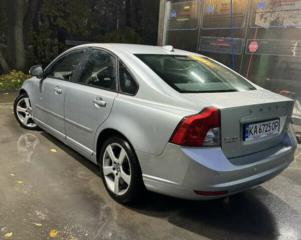 Серый Вольво С40, объемом двигателя 1.56 л и пробегом 165 тыс. км за 8700 $, фото 4 на Automoto.ua