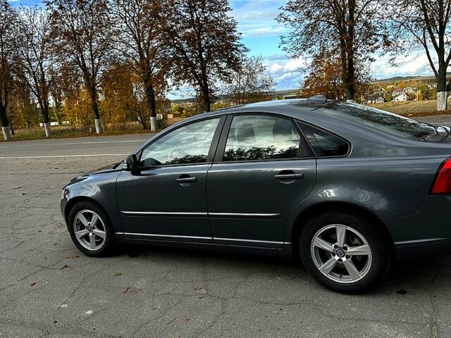 Вольво С40 2011 в Черкассах на Automoto.ua Серый Вольво С40, объемом двигателя 1.6 л и пробегом 280 тыс. км за 8000 $, фото 3 на Automoto.ua