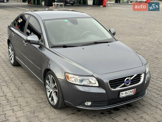 Серый Вольво С40, объемом двигателя 1.6 л и пробегом 227 тыс. км за 9699 $, фото 5 на Automoto.ua