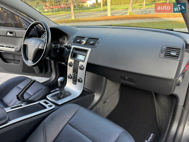 Серый Вольво С40, объемом двигателя 1.6 л и пробегом 227 тыс. км за 9699 $, фото 28 на Automoto.ua