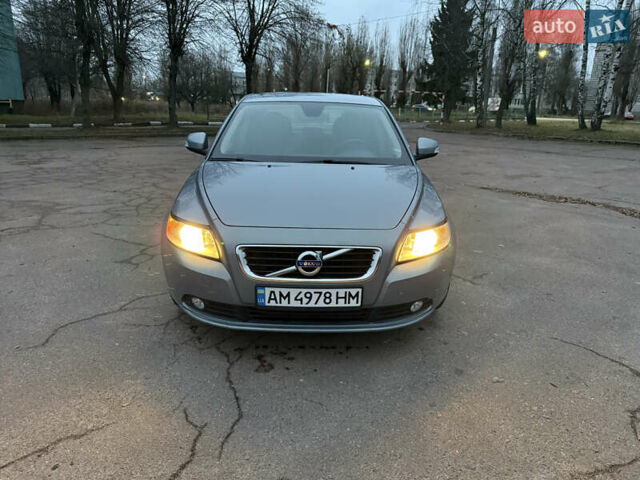 Сірий Вольво S40, об'ємом двигуна 1.6 л та пробігом 261 тис. км за 7999 $, фото 2 на Automoto.ua