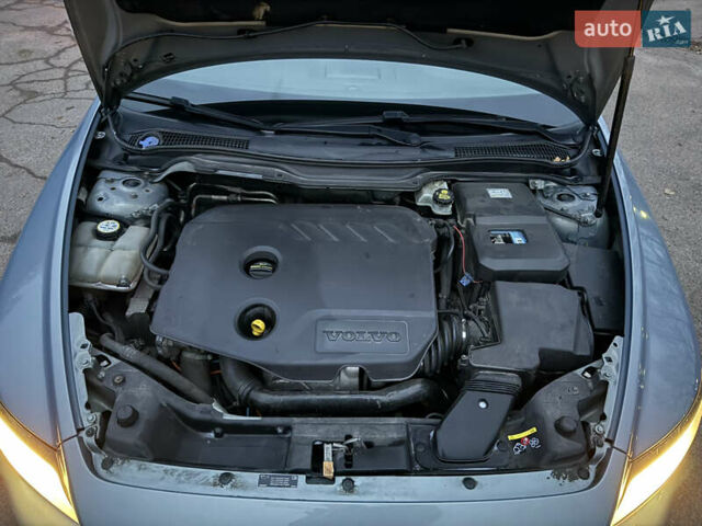 Сірий Вольво S40, об'ємом двигуна 1.6 л та пробігом 261 тис. км за 7999 $, фото 33 на Automoto.ua