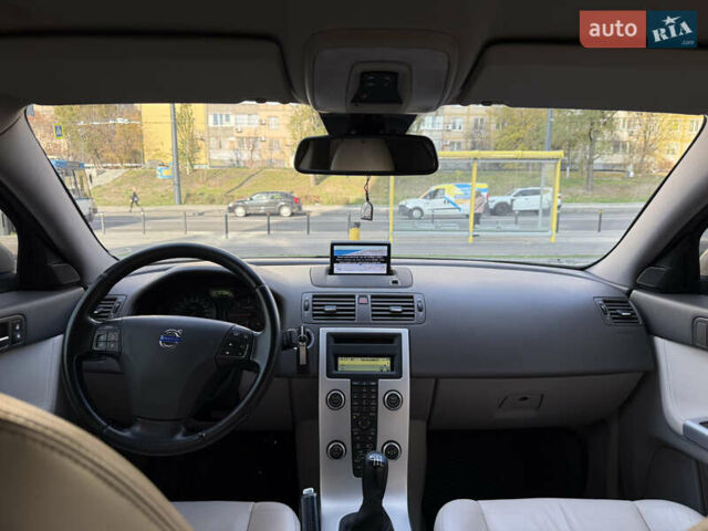 Серый Вольво С40, объемом двигателя 1.56 л и пробегом 251 тыс. км за 7999 $, фото 31 на Automoto.ua