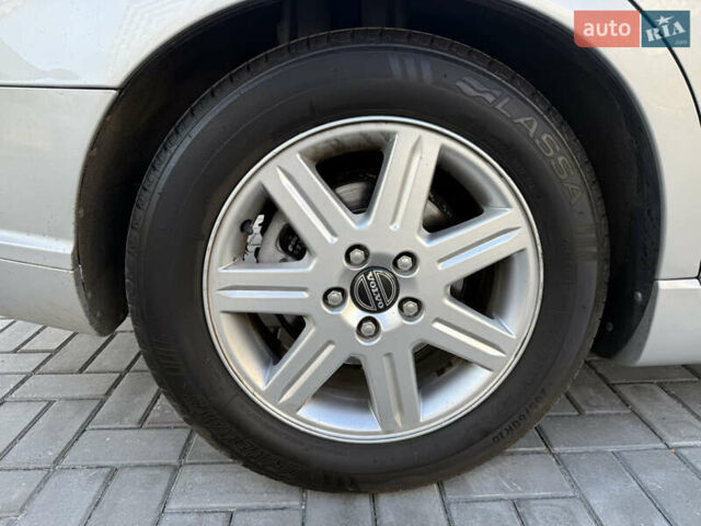 Серый Вольво С40, объемом двигателя 1.56 л и пробегом 251 тыс. км за 7999 $, фото 19 на Automoto.ua