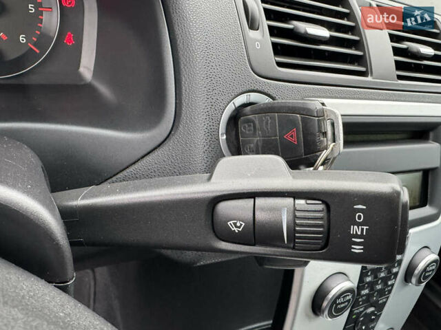 Серый Вольво С40, объемом двигателя 1.6 л и пробегом 245 тыс. км за 10199 $, фото 33 на Automoto.ua