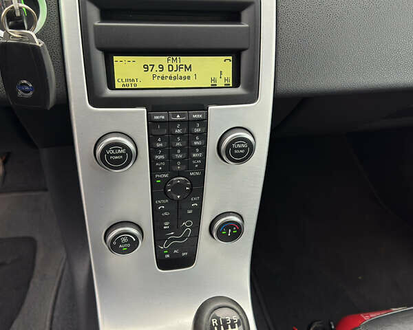 Серый Вольво С40, объемом двигателя 1.6 л и пробегом 245 тыс. км за 10199 $, фото 30 на Automoto.ua