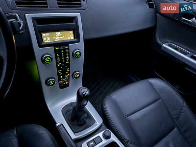 Сірий Вольво S40, об'ємом двигуна 1.6 л та пробігом 261 тис. км за 7999 $, фото 19 на Automoto.ua